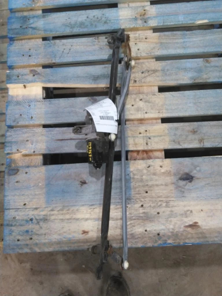 Windshield Wiper Assembly for GMC C7500 (2004)