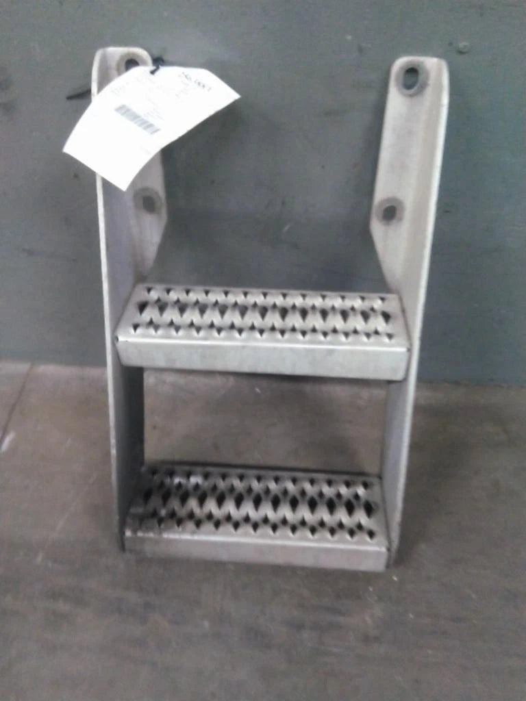 Frame Step for Peterbilt 579 (2022)