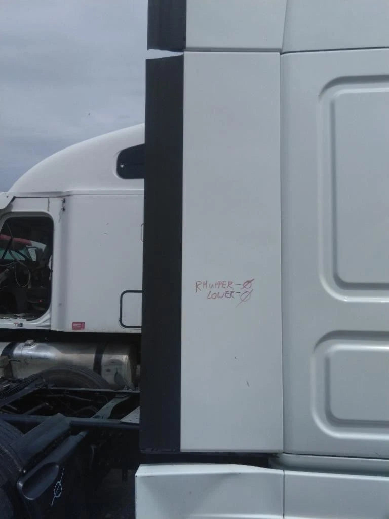 Cab Extension for Freightliner Cascadia 125 (2017)