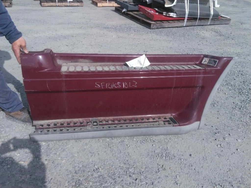 Side Fairing Left for Freightliner Cascadia 125 (2012)