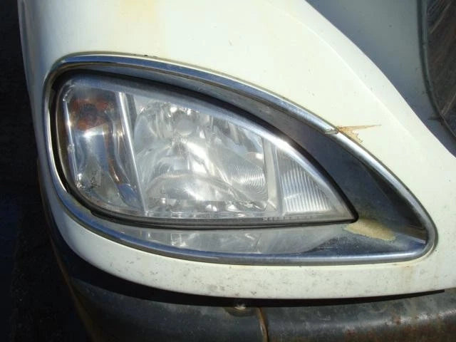 Headlight for Freightliner Columbia 120 (2001)