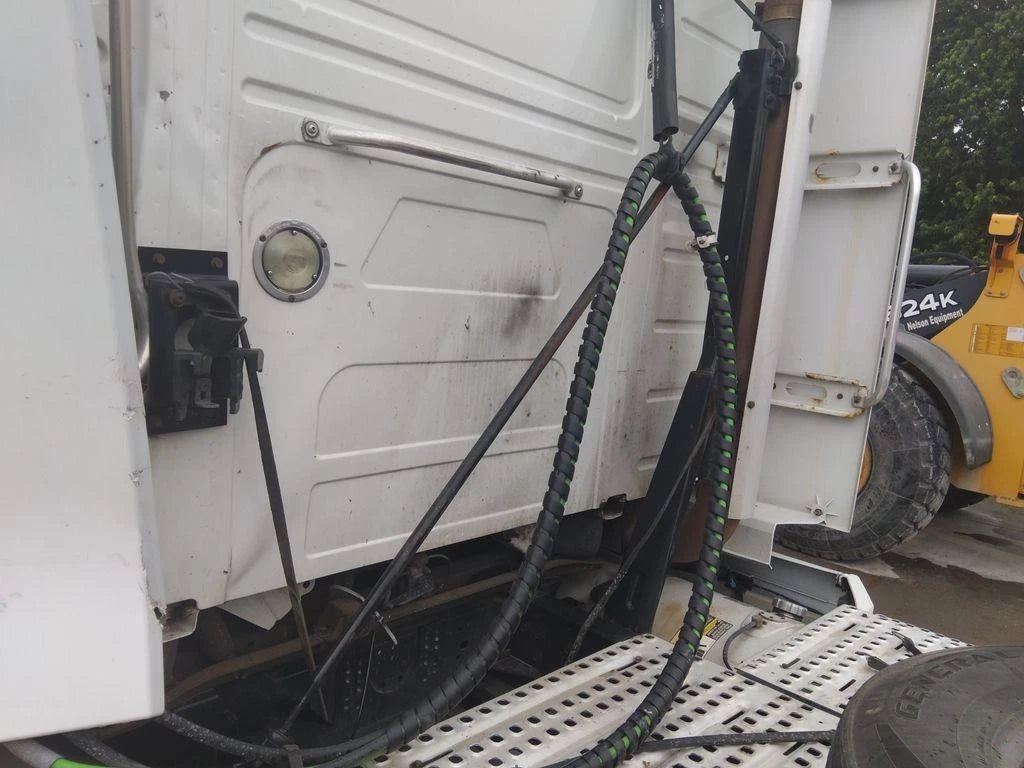 Exhaust Bracket for Volvo VNL (2018)