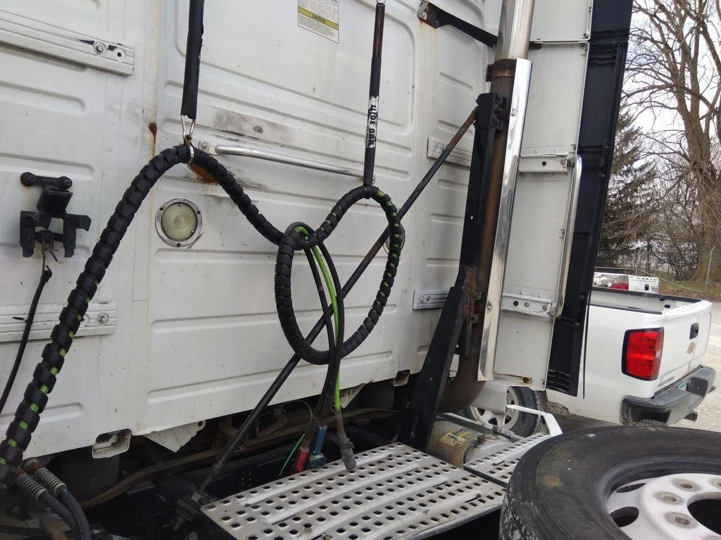 Exhaust Bracket for Volvo VNL (2015) - Replaces NA MN