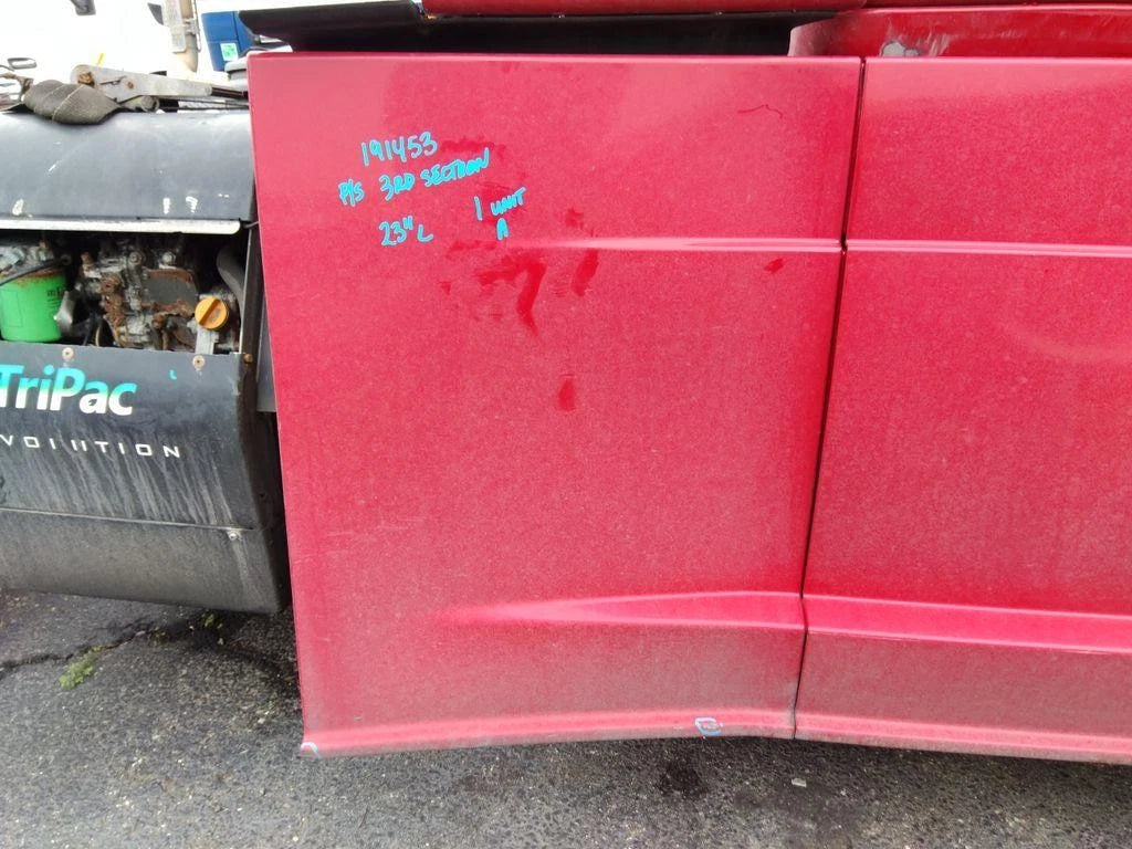 Side Fairing Right for Freightliner Cascadia 126 (2018)