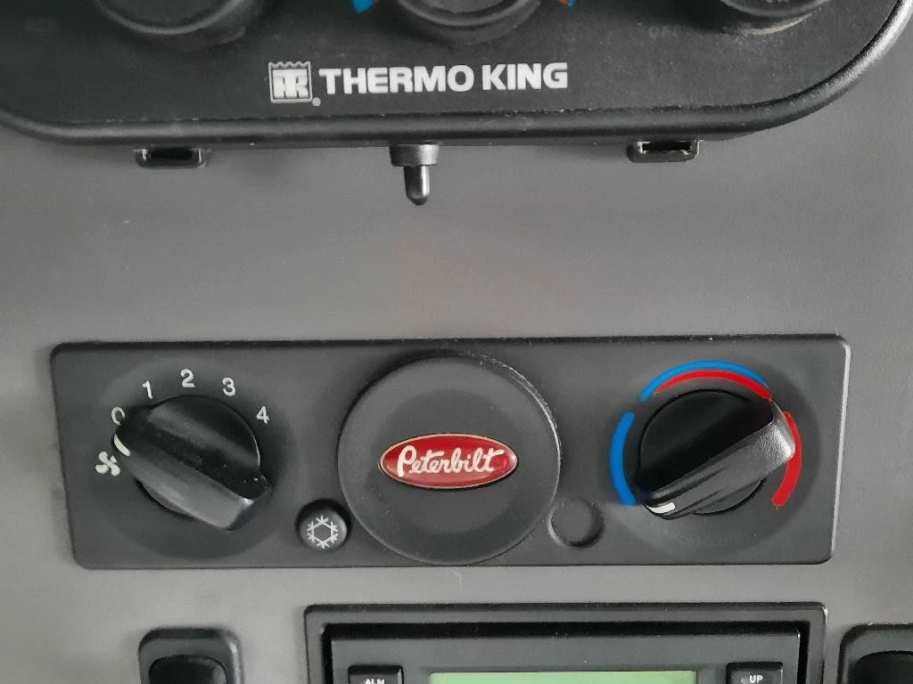 Temperature Control for Peterbilt 579 (2016)
