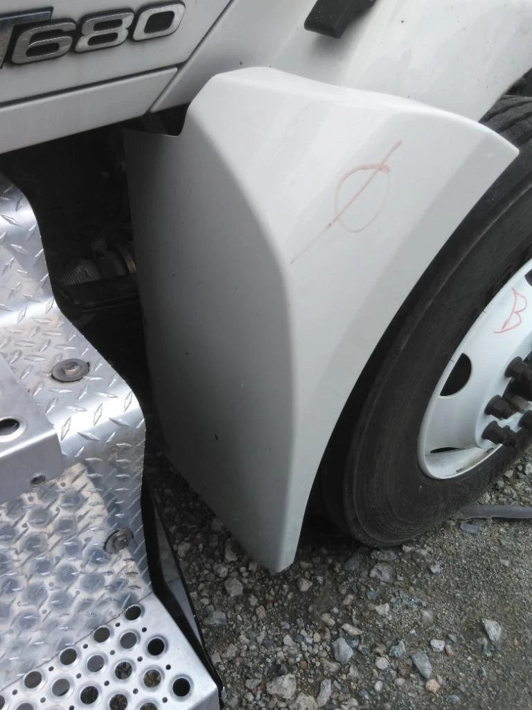 Fender Extension Right for Kenworth T680 (2017)