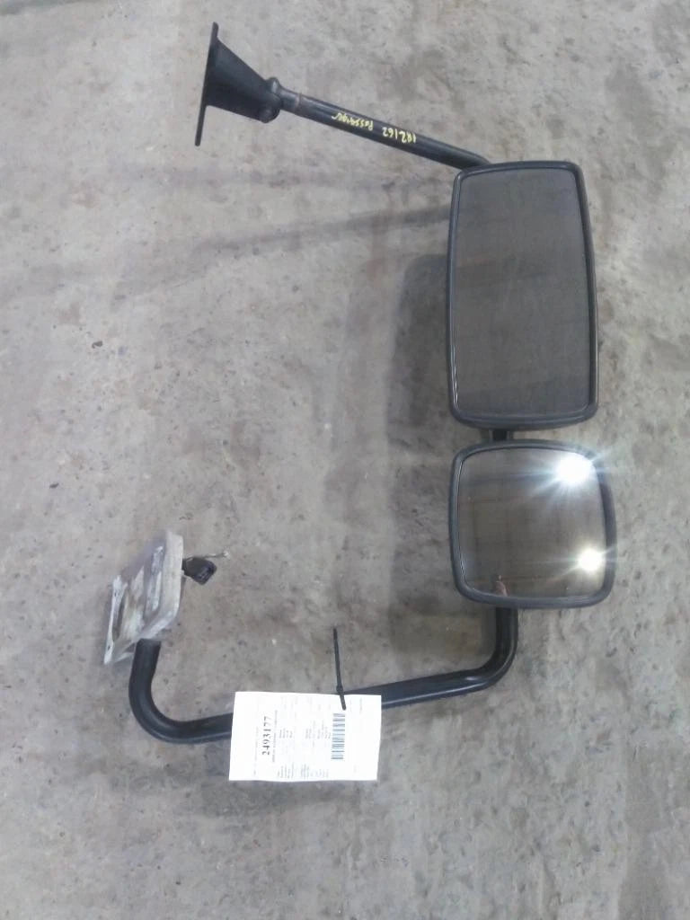 Right Door Mirror for Freightliner Columbia 120 (2005) MN