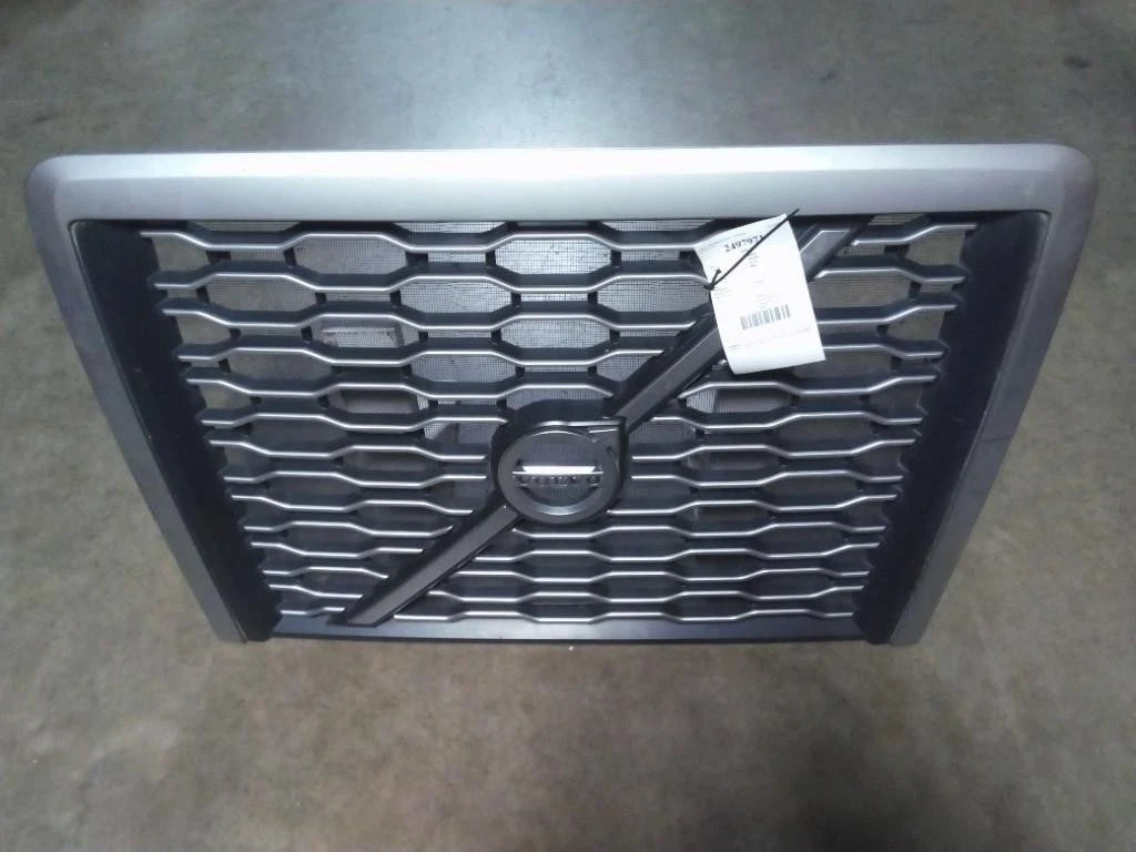 Grille for Volvo VNL (2018–2024)