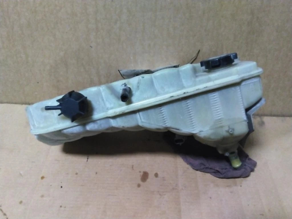 Radiator Overflow Tank for Kenworth W900 (2010)