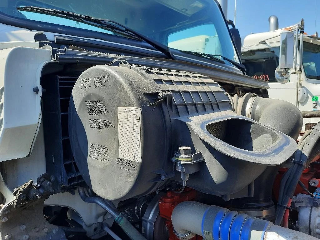 Air Cleaner for Volvo VNL (2020)
