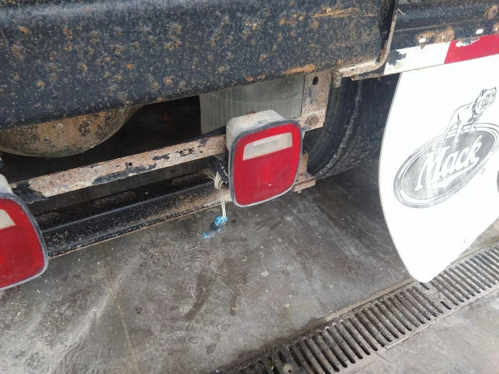 Tail Light for Mack CXP613 (2007)
