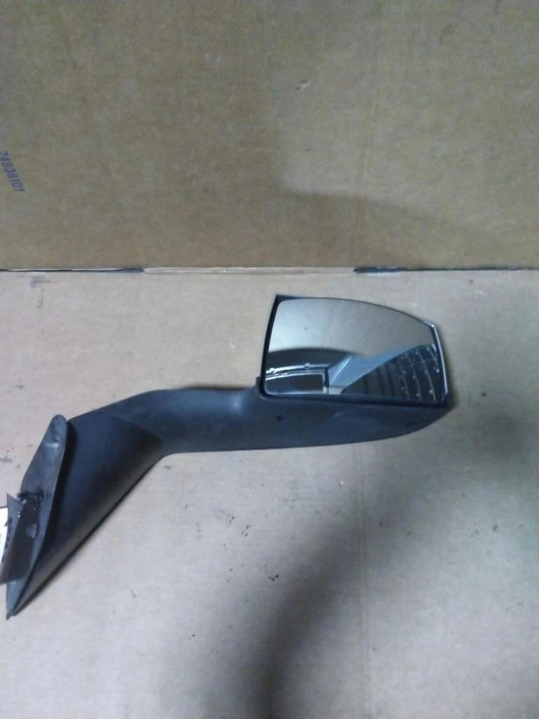 Right Fender/Hood Mirror for Volvo VNL (2016)