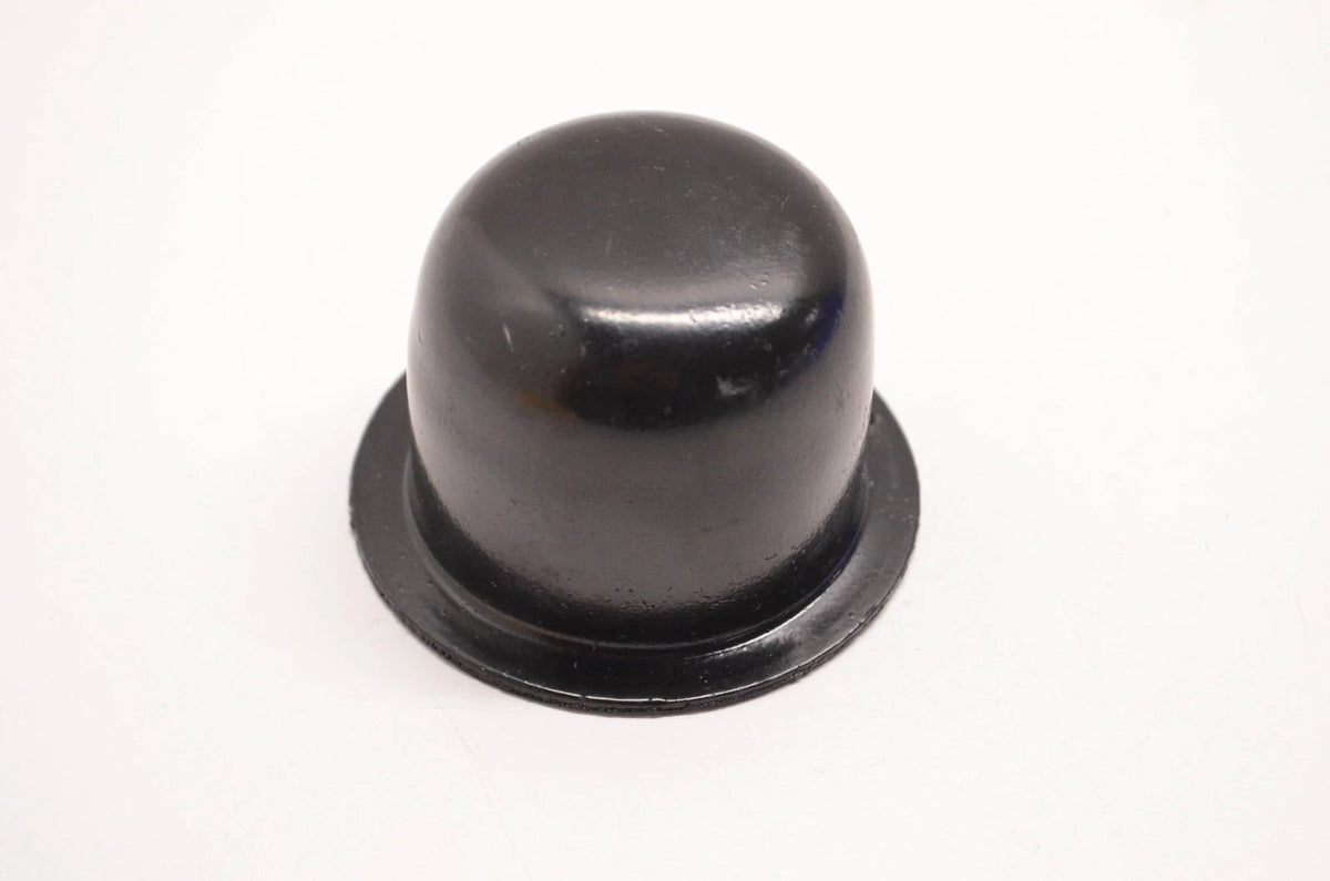 Hub Dust Cap for Mahindra 641920 (NOS)