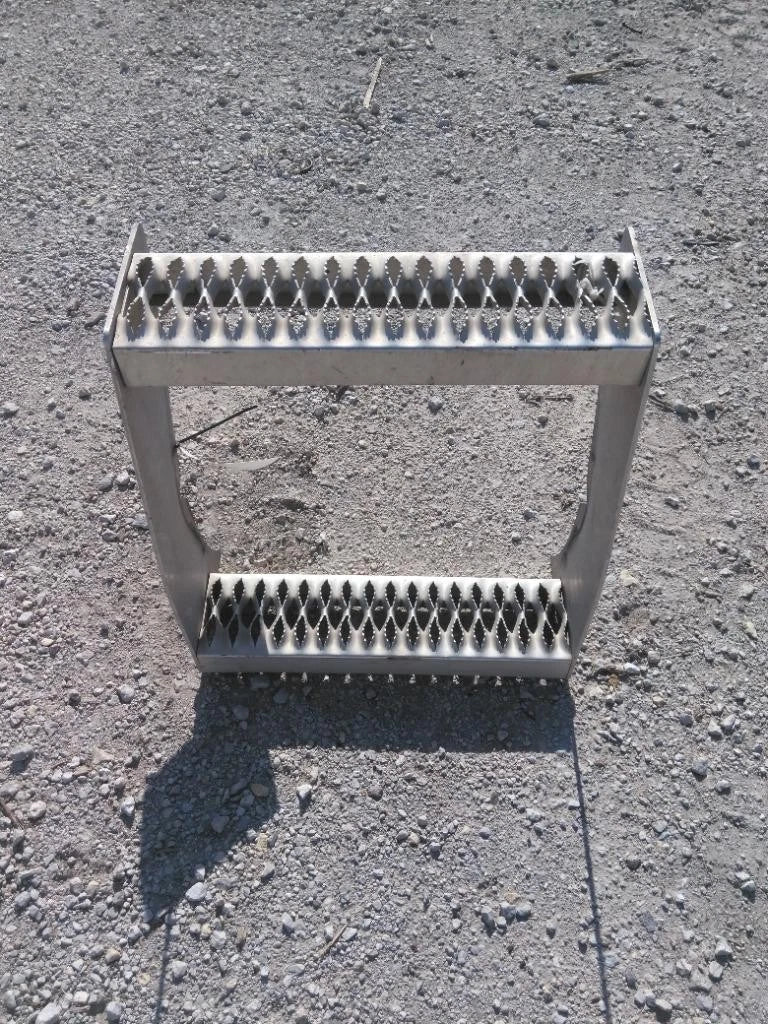 Frame Step for Peterbilt 579 (2020)