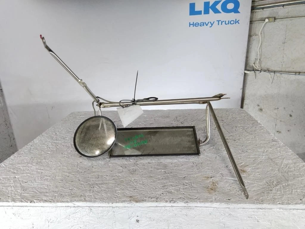 Right Door Mirror for Kenworth T300 (2004)