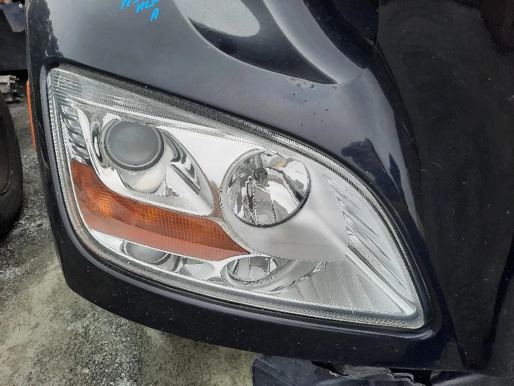 Right Headlight for Peterbilt 579 (2012–2021) MD
