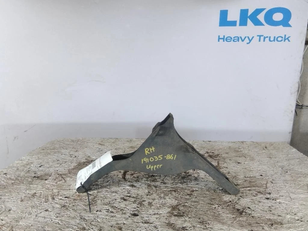 Fairing Bracket Right for Freightliner Cascadia 126 (2019)