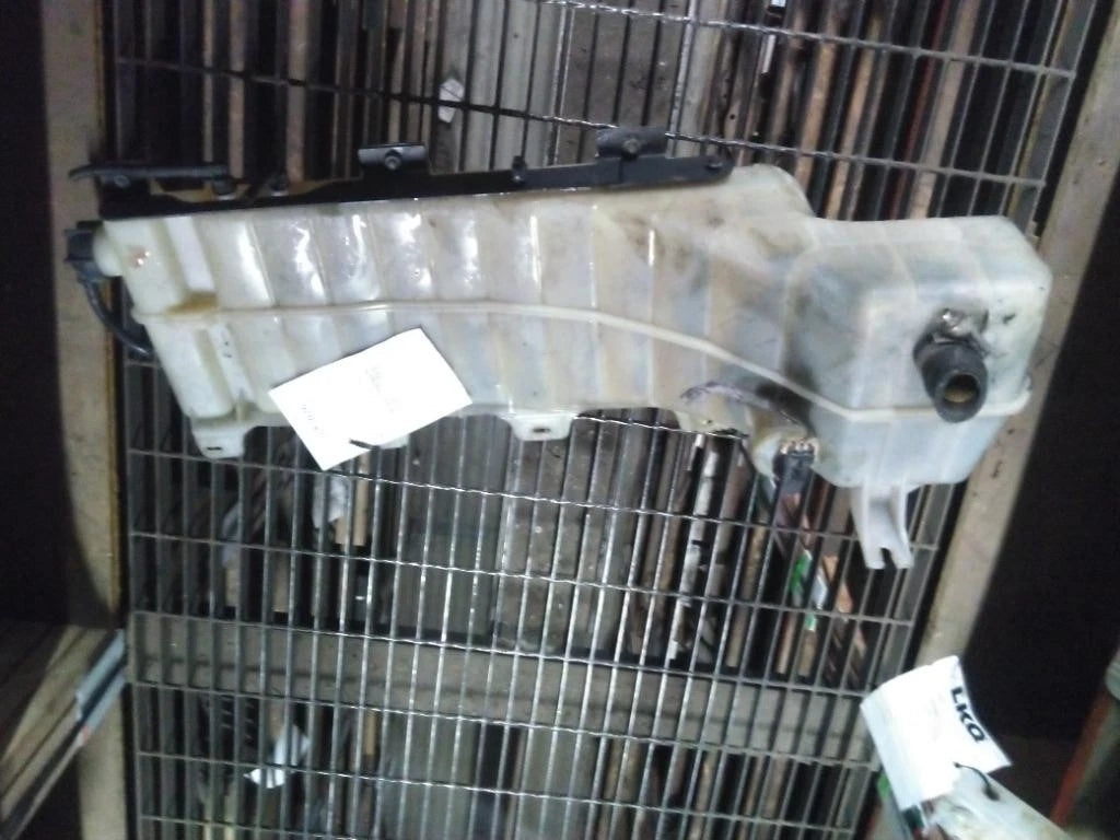 Radiator Overflow Tank for Volvo VNL (2013)