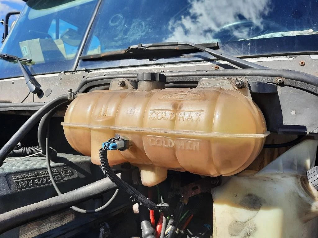 Radiator Overflow Tank for Freightliner Columbia 120 (2005)