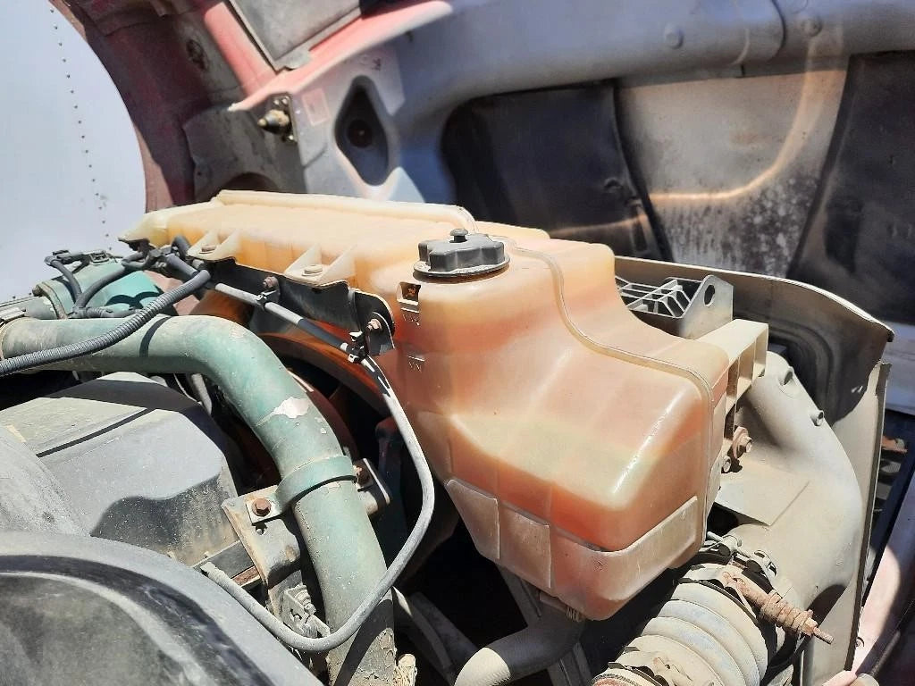 Radiator Overflow Tank for Volvo VNL (2010)