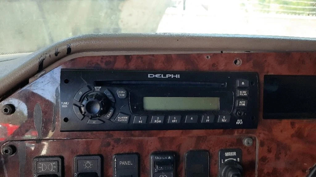 Radio AM/FM/CD for International 9200I (2007)