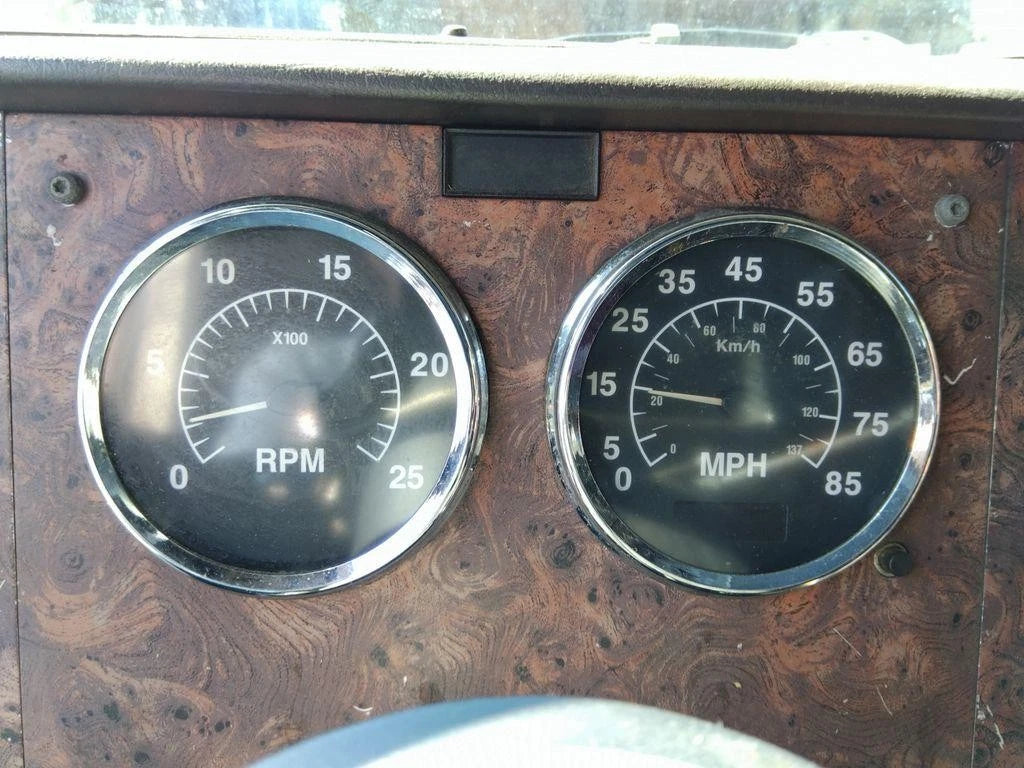 Instrument Cluster for International 9900i (2000)