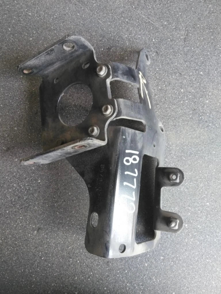 Bumper Bracket Right for Mack Anthem (2019)