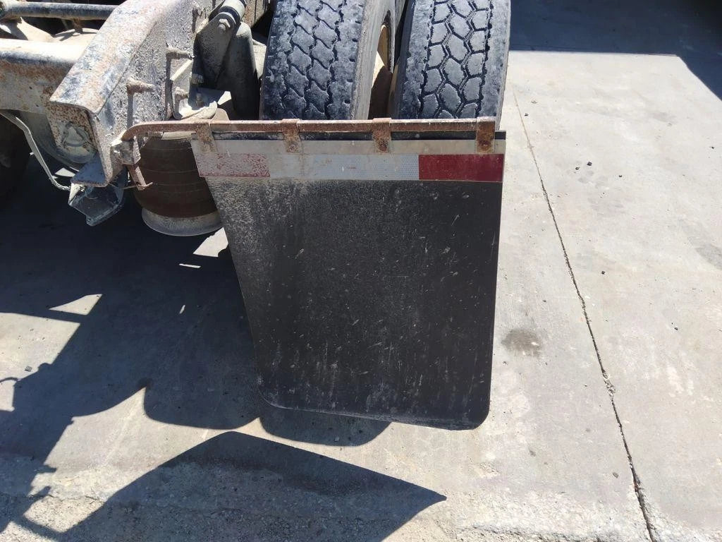 Mud Flap Hanger for Freightliner FLD120 (2000)