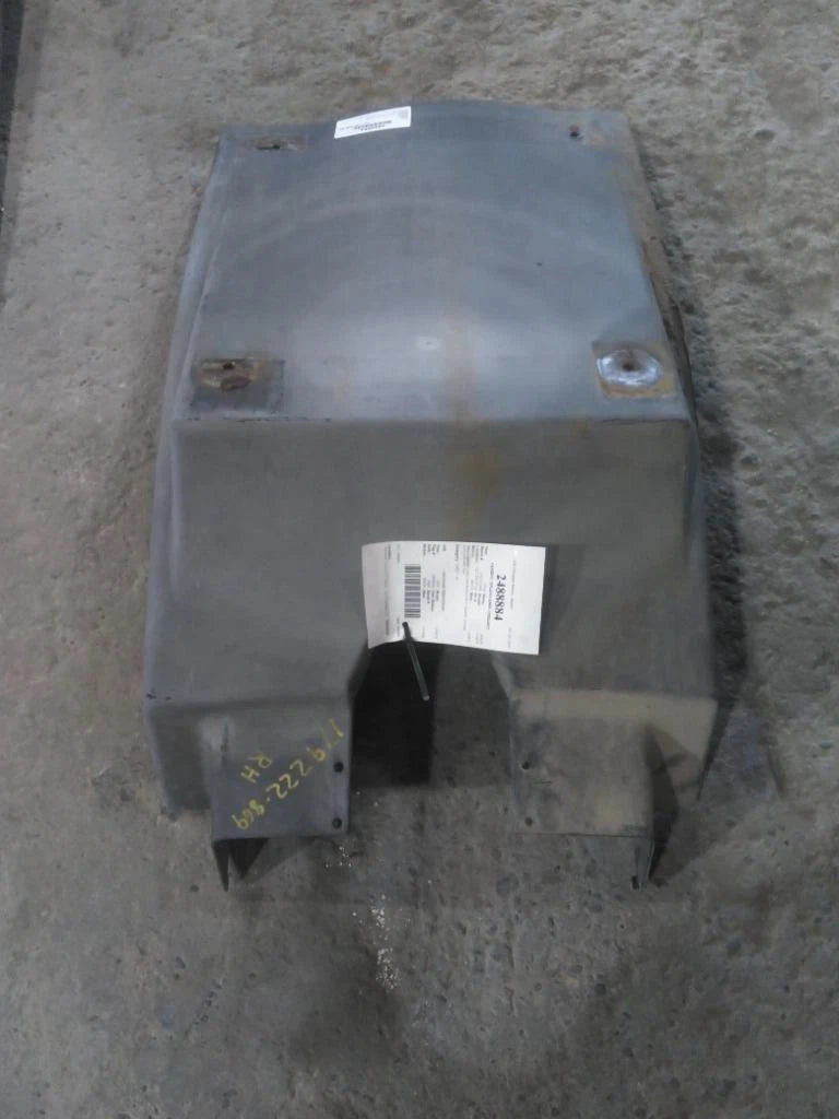 Fender Splash Guard Right for Mack CH612 (2003)