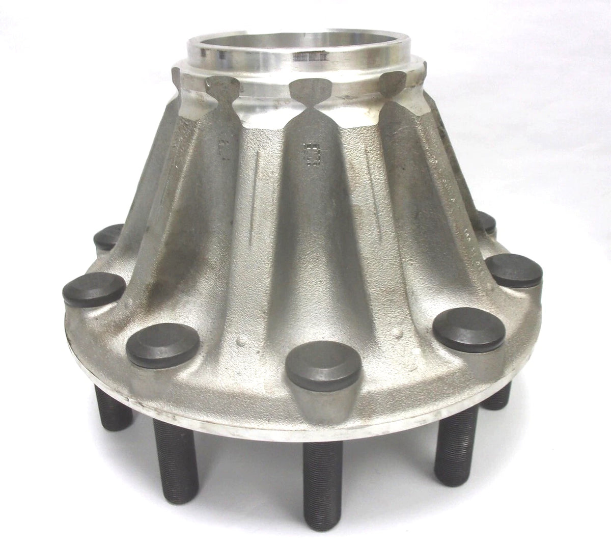 Front Wheel Hub with Studs for International (3533274C91)
