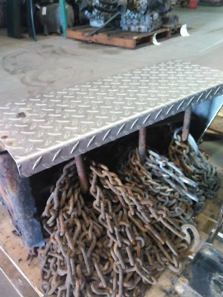 Chain Hanger for Freightliner Cascadia 116 (2021)
