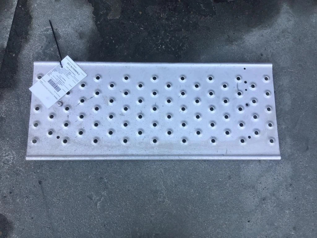 Deck Catwalk for Freightliner Cascadia (2019)