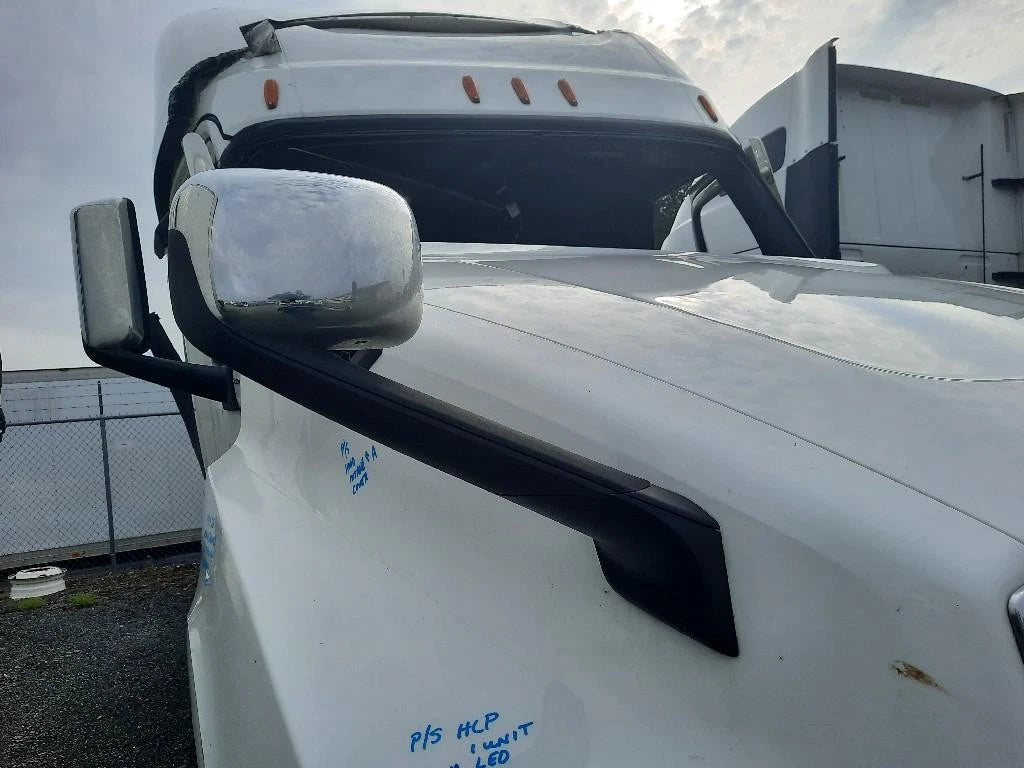 Right Fender/Hood Mirror for Freightliner Cascadia 126 (2024)