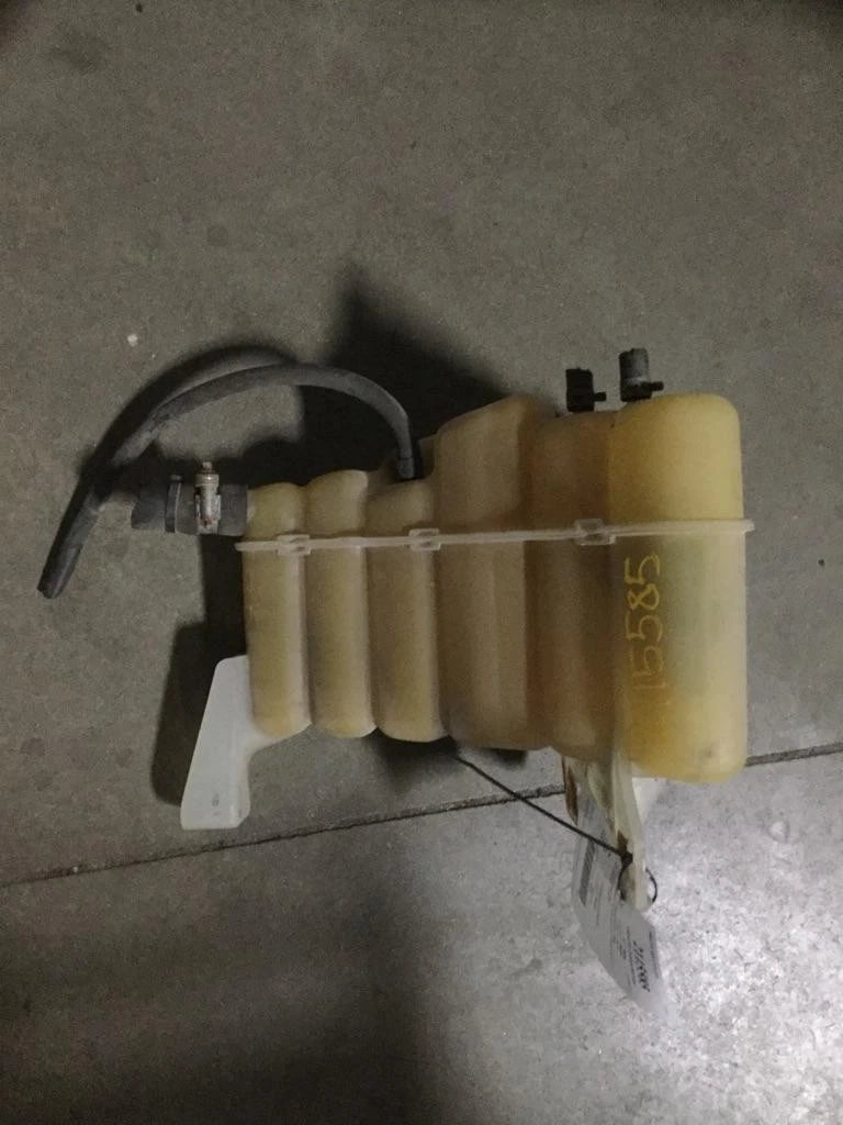 Radiator Overflow Tank for International 4300 (2015)