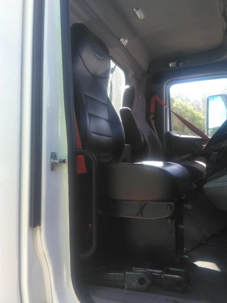 Front Seat for Peterbilt 579 (2018)