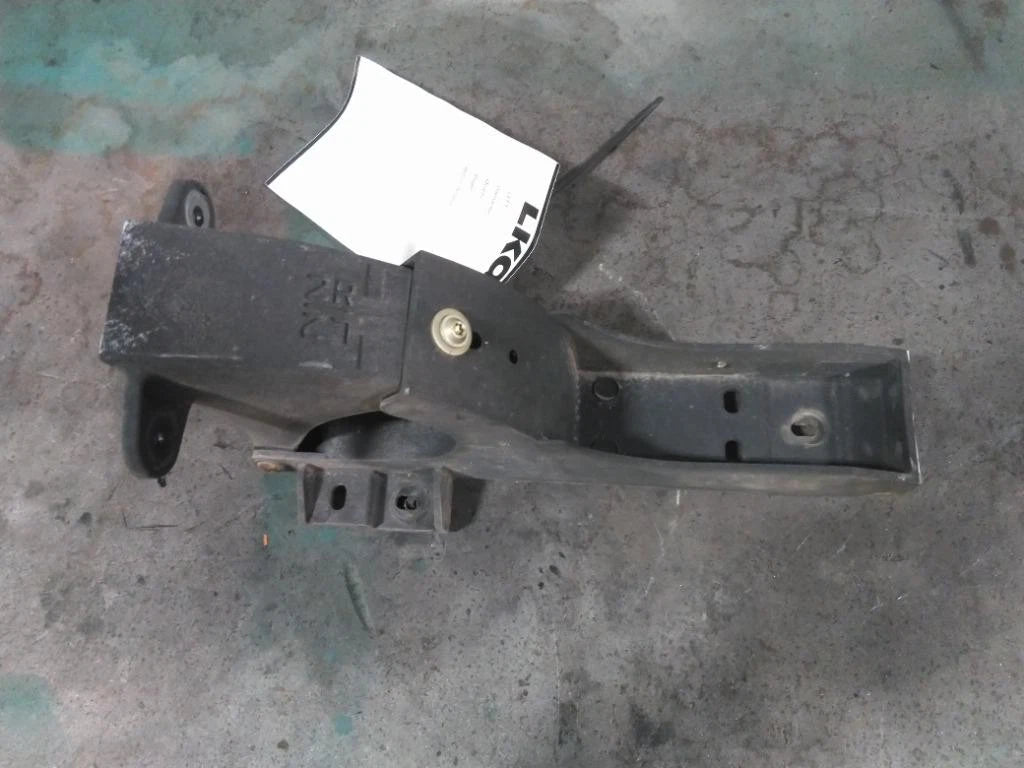 Fairing Bracket Right for Freightliner Cascadia 125 (2016)