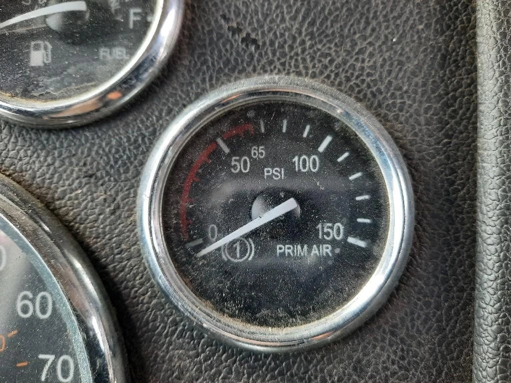 Air Gauge for Peterbilt 386 (2012)