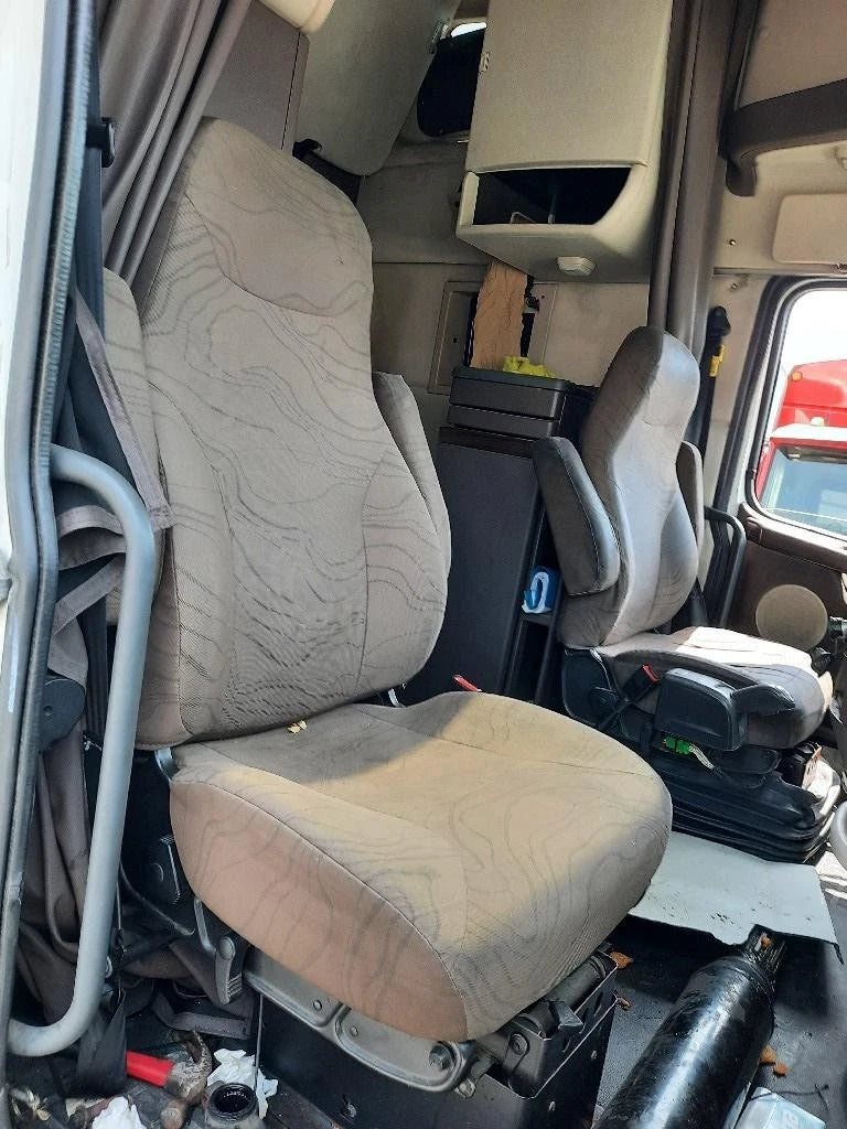 Front Seat for Volvo VNL (2016)