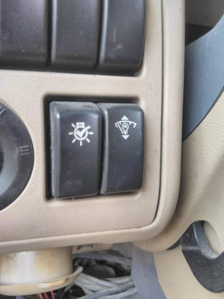 Headlight Switch for Peterbilt 579 (2016)