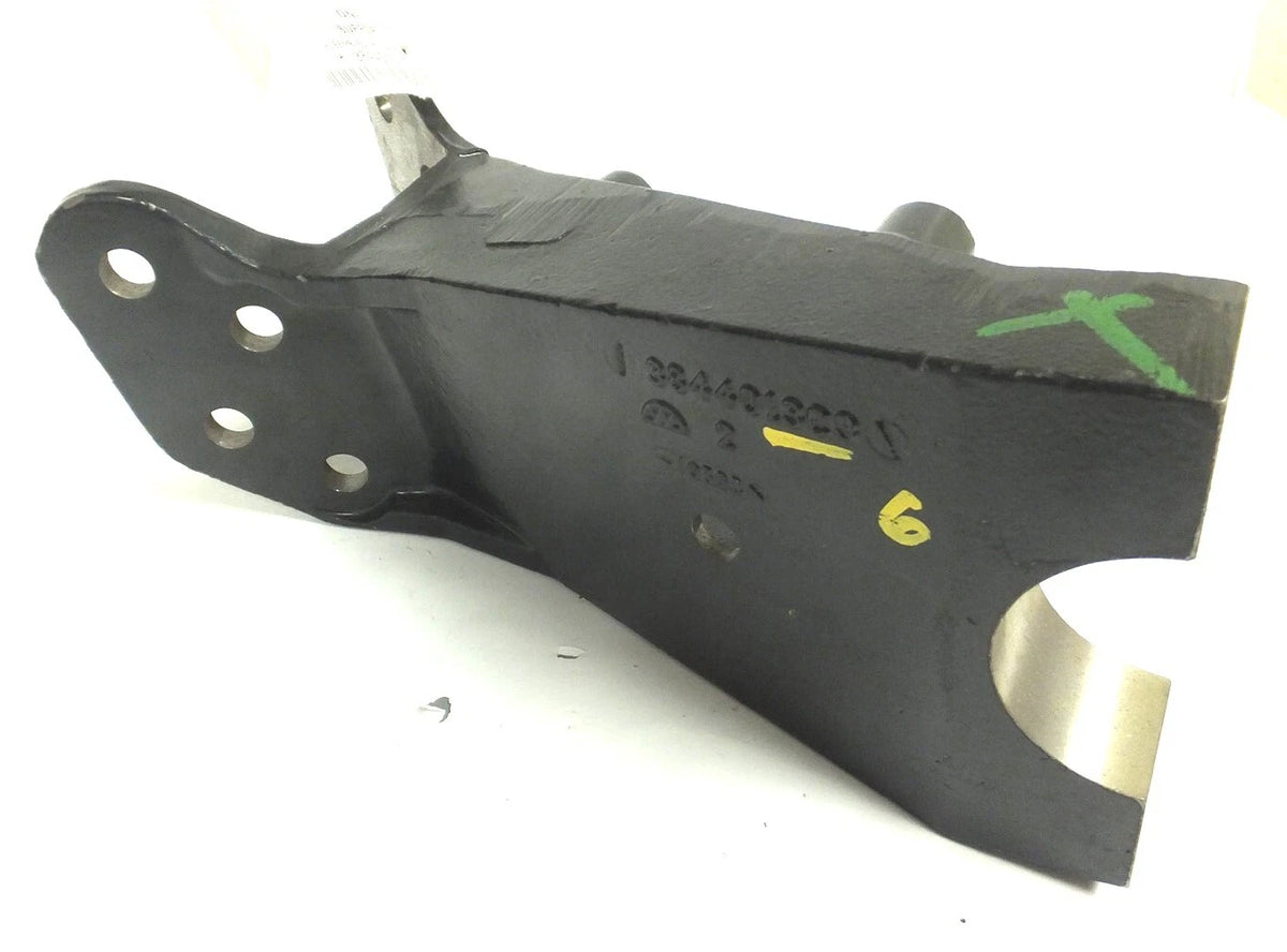 LH Cab Side Mount Bracket for International (3844013C3, 3844013C4)