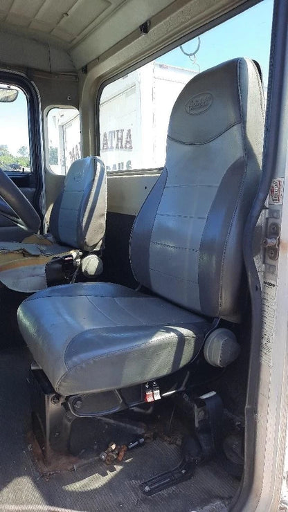 Front Seat for Peterbilt 330 (2005)