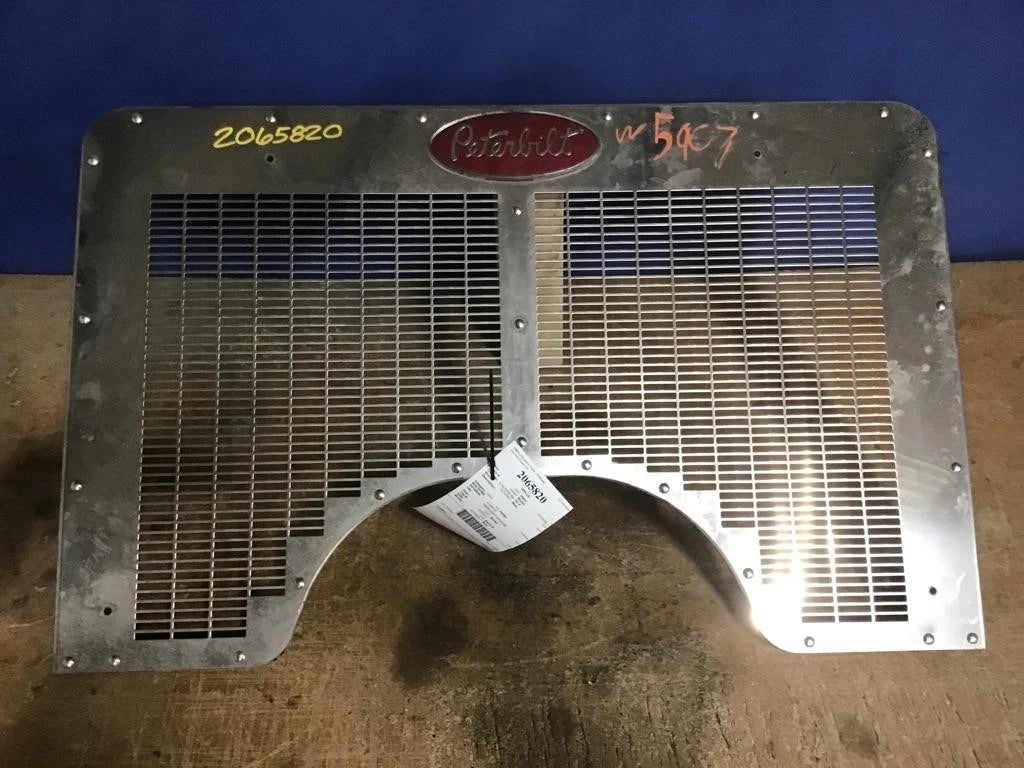 Grille for Peterbilt 320 (2001)