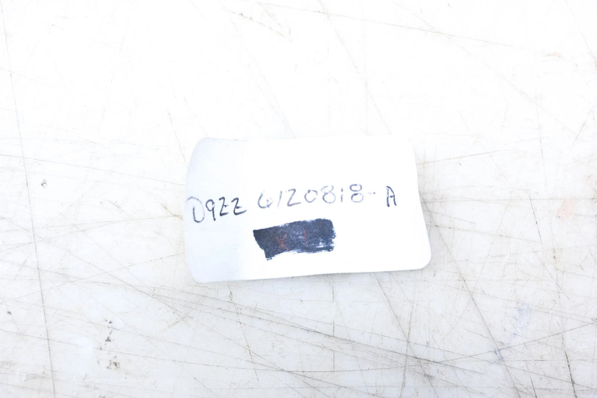 Hatchback Door Window Moulding Clip for Ford (D9ZZ-6120818-A)