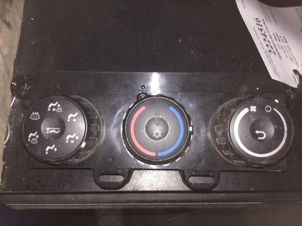 Temperature Control for Freightliner Cascadia 126 (2020)