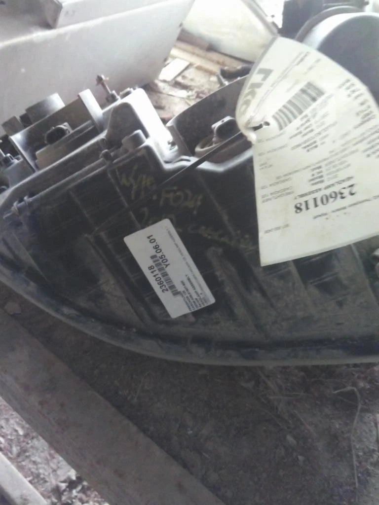 Left Headlight for Freightliner Cascadia (2007–2019) MN