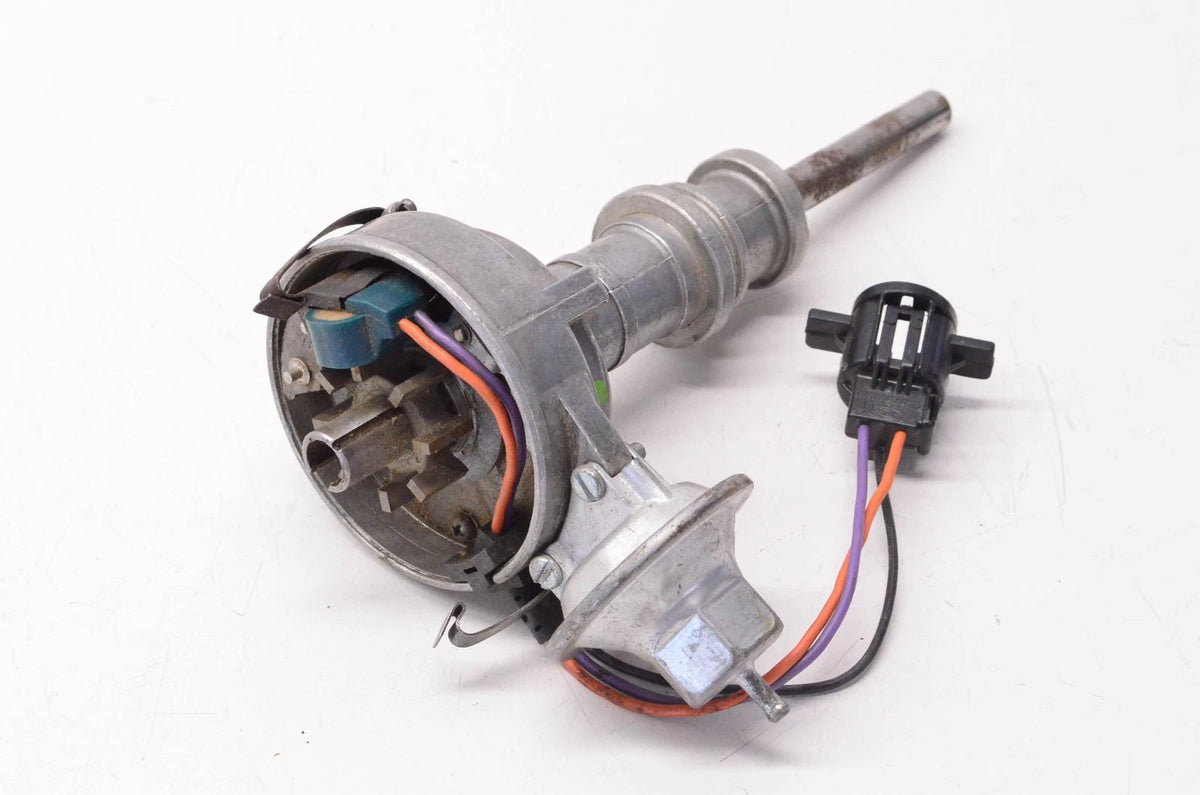 Remanufactured Distributor for Ford (D4AZ-12127-CRM)