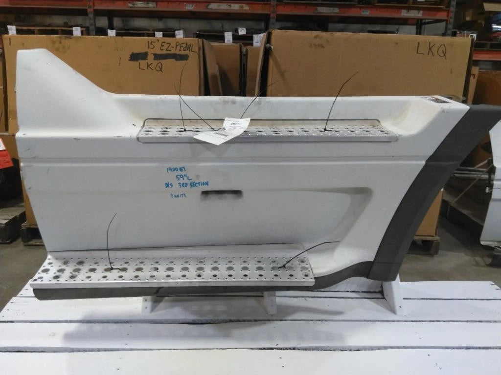 Side Fairing Right for Freightliner Columbia 120 (2004)