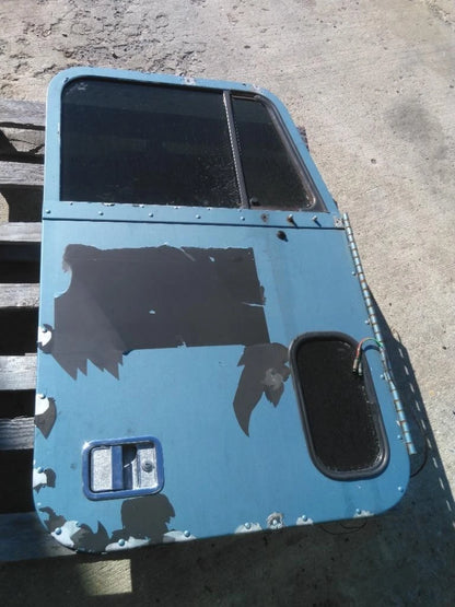 Door Assembly Right for Freightliner FLD132 Classic XL (1997–2009)