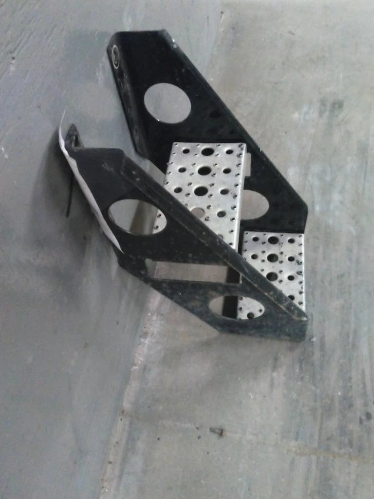 Frame Step for Freightliner Cascadia 125 (2018)