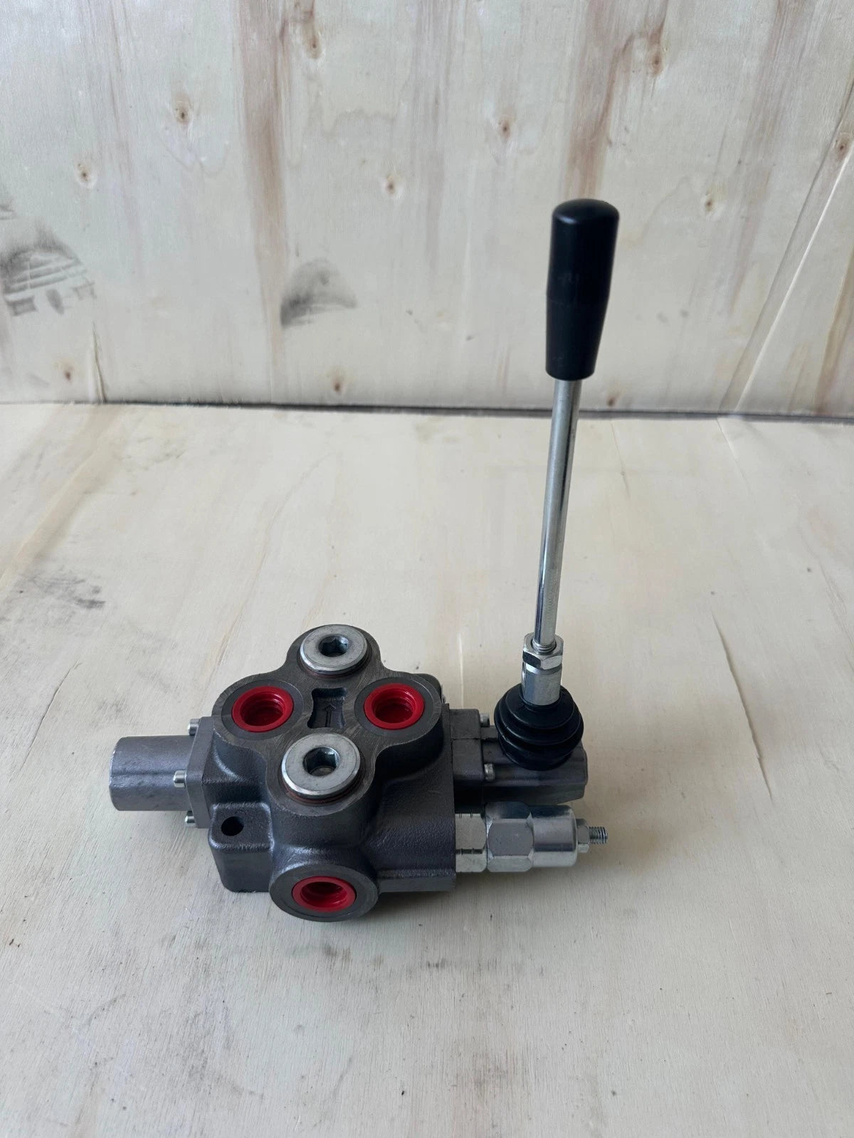 Hydraulic Monoblock Control Valve with 1 Lever, 3/4" BSP for TORA